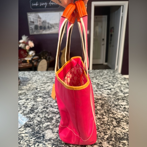 Coach Fuchsia Tote with Tangerine Handles - Picture 3 of 11